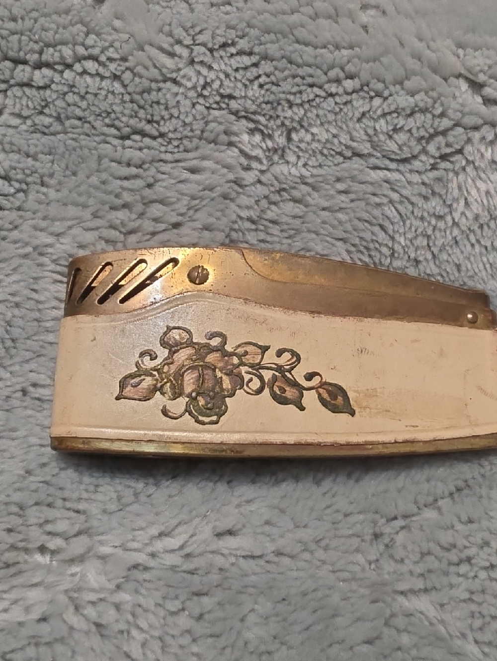 VINTAGE PRINCE GARDNER LIGHTER.  FAIR TO GOOD CONDITION FOR 50'S OR 60'S